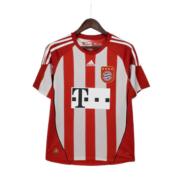 Camisa Bayern de Munique Retrô 2010/2011 Vermelha e Branca - Adidas - Rezenha 10 FC